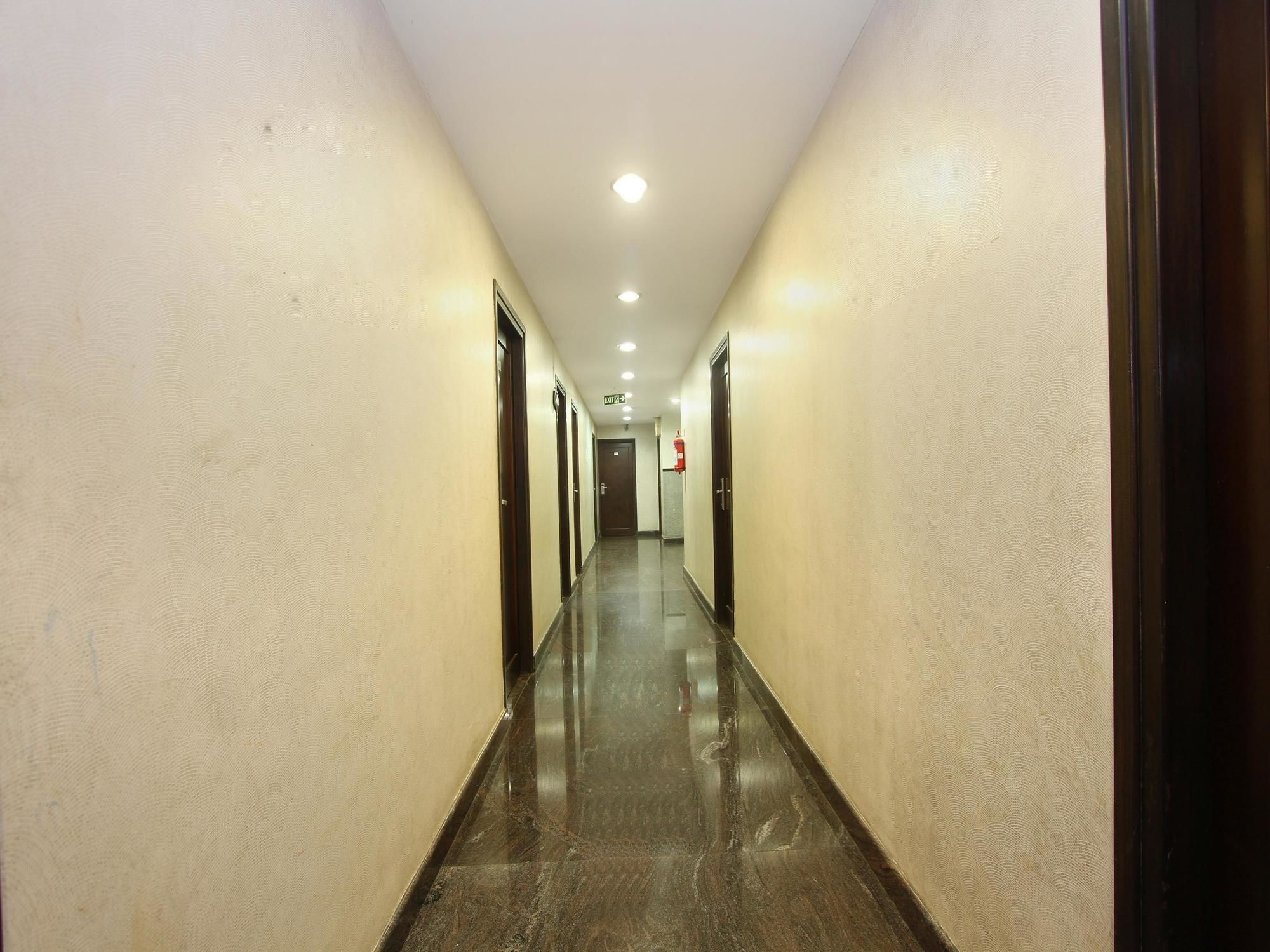 Oyo 435 Hotel Amshi International Bangalore Exteriör bild